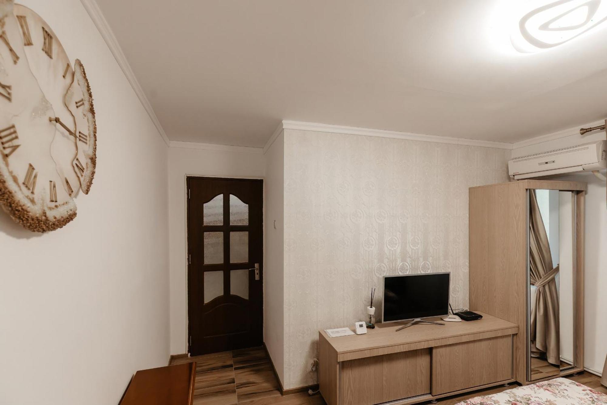 Luxury Radox Apartment Buzau City Center Екстер'єр фото